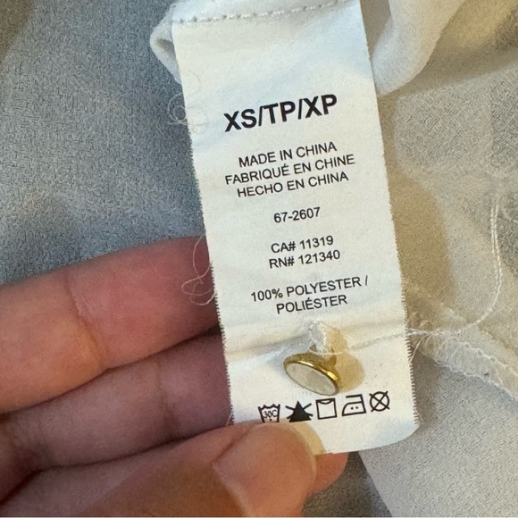 Dynamite White Casual Button Down Shirt

#1048 - Picture 5 of 6